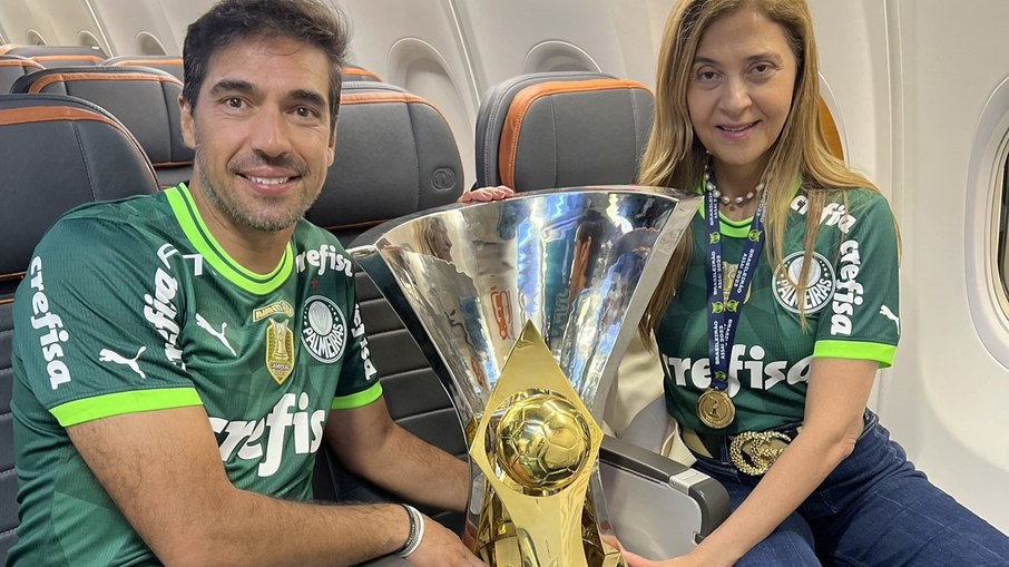 Torcida do Palmeiras comemora notícia sobre 5 reforços que chegam para o time de Abel Ferreira