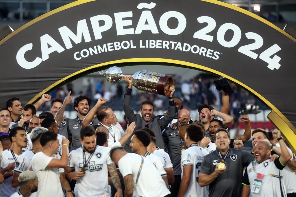 Craque campeão da Libertadores e do Brasileirão fez as malas e deixou o Botafogo