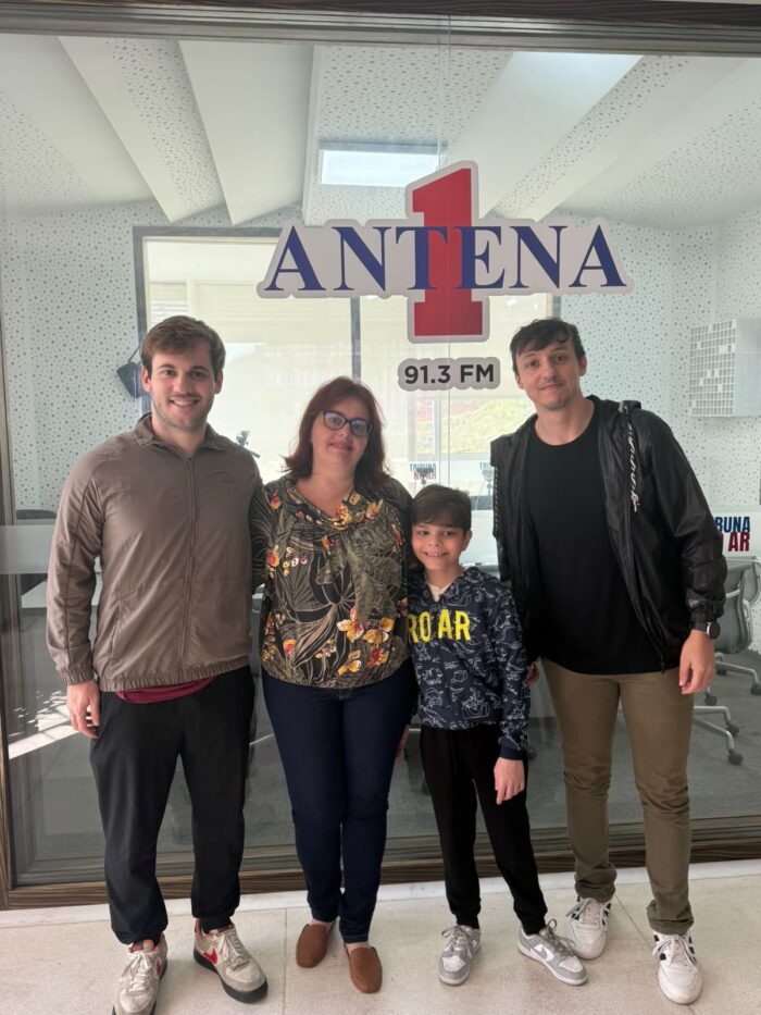 'Ele tem presente e futuro', diz mãe do 'comentarista mirim' de JF 1 DDD 2
