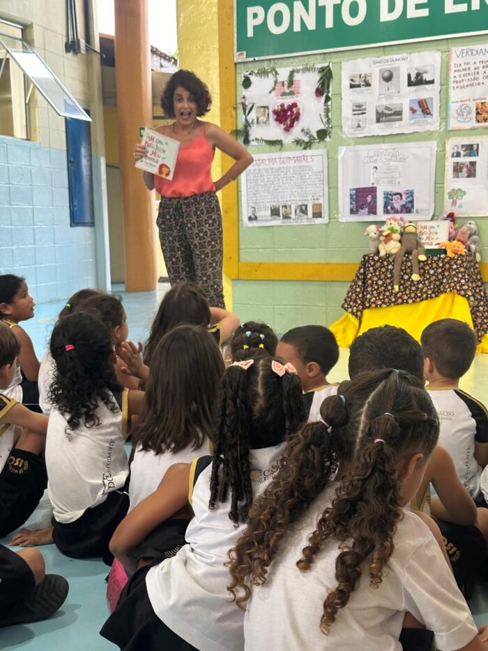 Déa Araújo faz da literatura infantil um caminho para despertar novos leitores 14 DEA ARAUJO ARQUIVO PESSOAL I