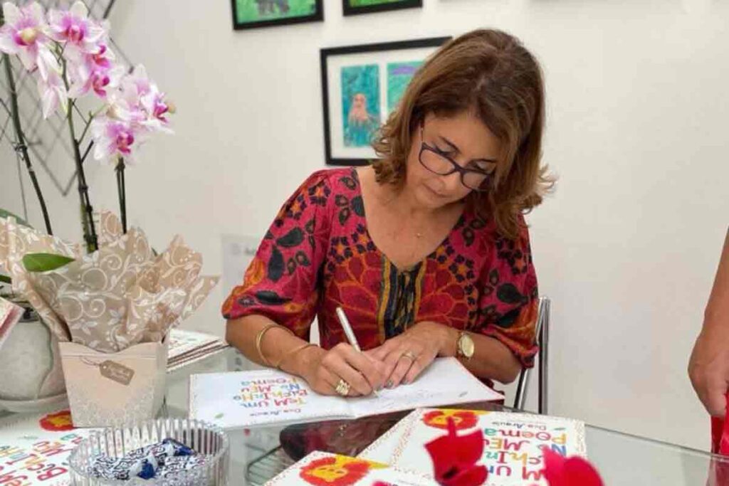 Déa Araújo faz da literatura infantil um caminho para despertar novos leitores 3 DEA ARAUJO ARQUIVO PESSOAL III