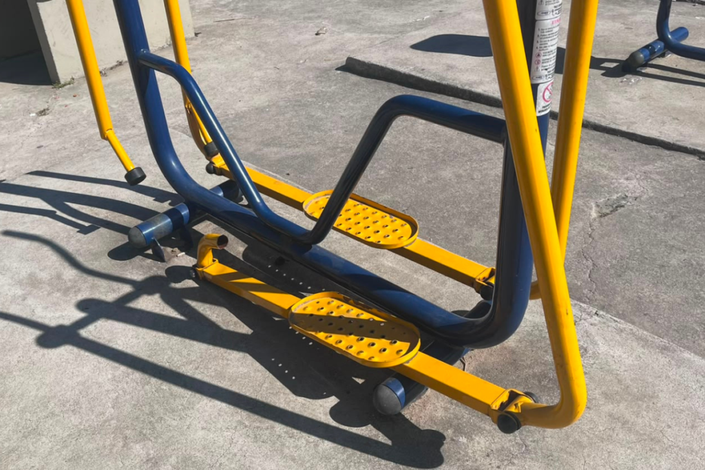 Falta de manutenção é alvo de reclamações na Praça do Bairro Santa Cruz 1 Design sem nome 11