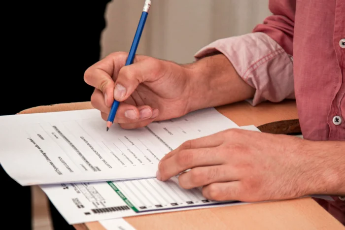 Concurso da Prefeitura de Água Comprida tem vagas com salários de até R$ 10 mil