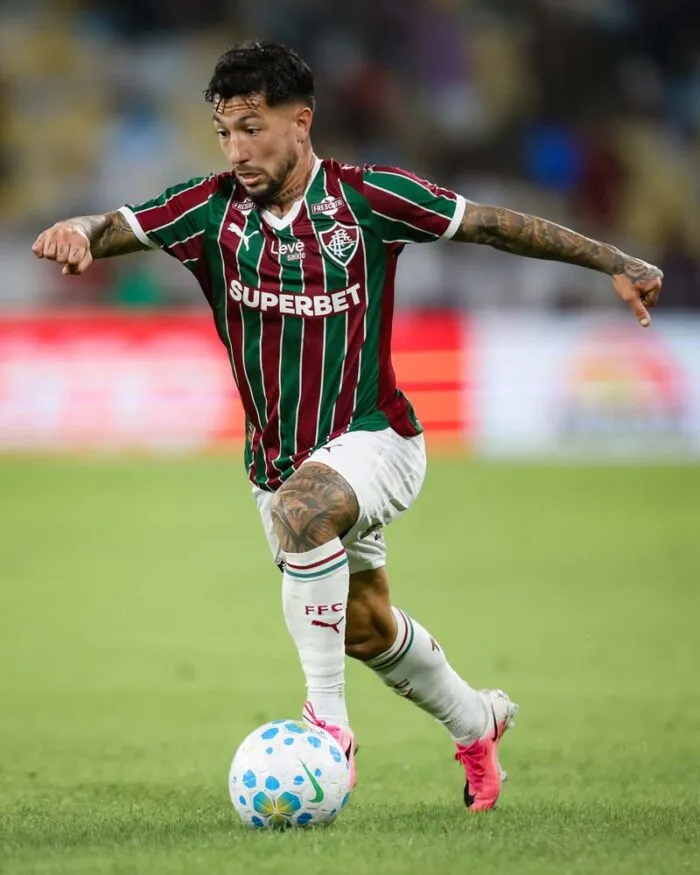 Cartão de Lucho Acosta, do Fluminense, gera alerta de manipulação em casas de aposta