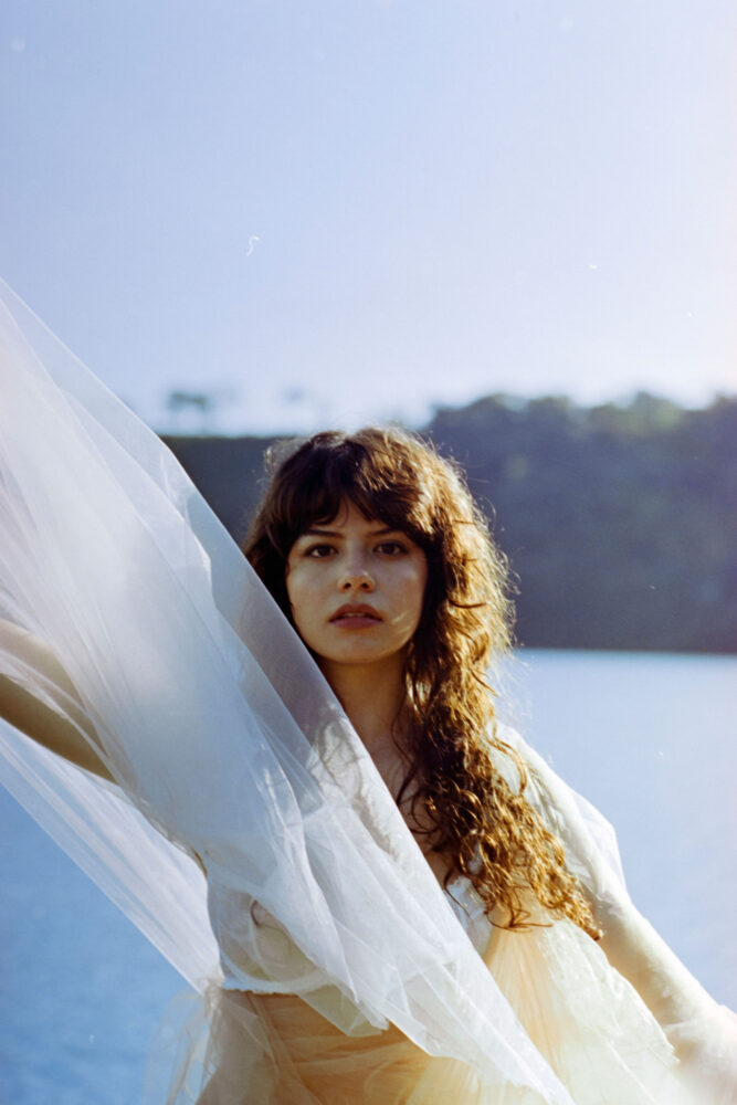 Gabriela Ozório se assume como artista no EP de estreia ‘Cores d’água’ 2 gabriela ozório cores d'água