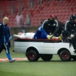 Gabriel Pec passará por cirurgia após sofrer fratura na estreia pelo Cruzeiro; zagueiro se posiciona