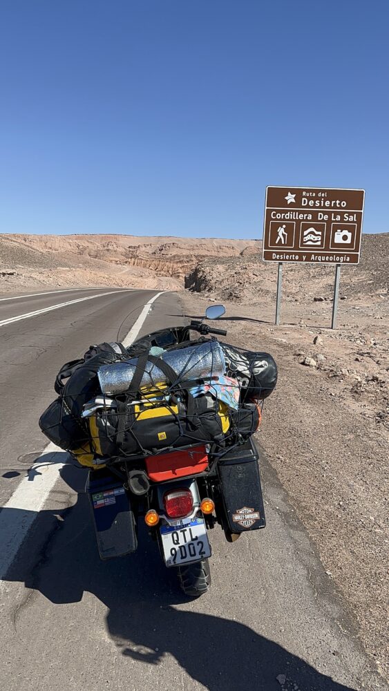 Rumo à Rota da Seda, casal de Simão Pereira percorre o mundo de moto 1 Em uma volta ao mundo de moto, o casal de Simão Pereira percorre a Rota da Seda rumo à China e mira os cem países antes dos 65 anos de Sergio.