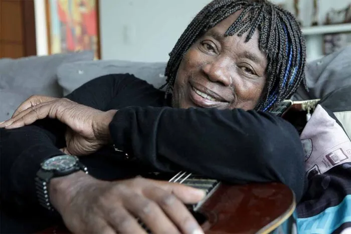 Milton Nascimento segue estável nesta sexta-feira após internação por pneumonia