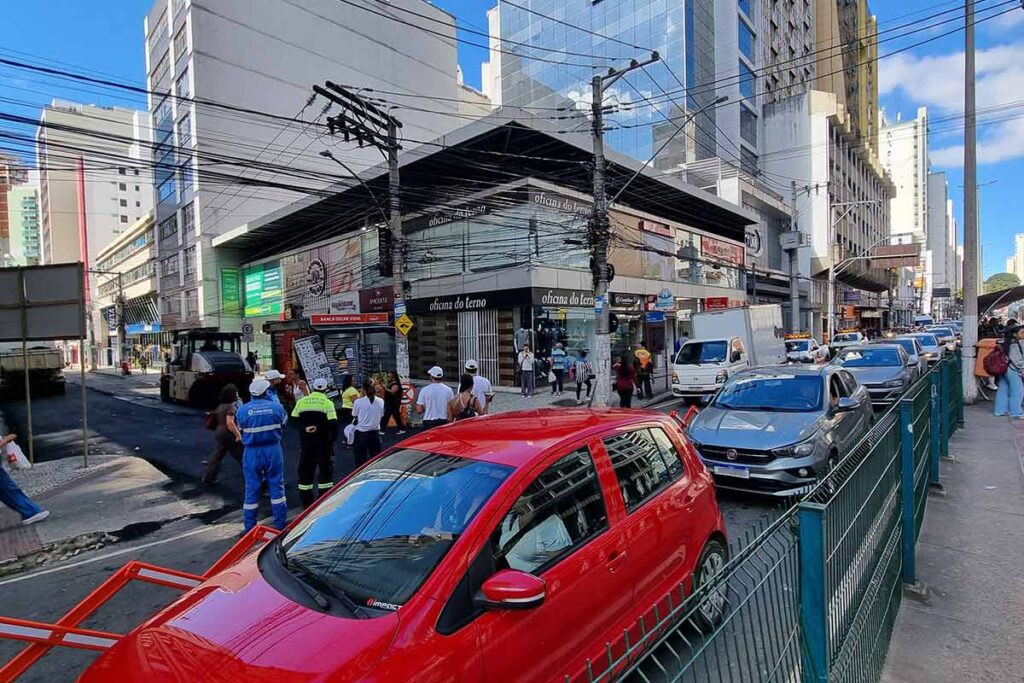 VÍDEO: Rua Oscar Vidal é interditada para obras de pavimentação em Juiz de Fora 1 Rua Oscar Vidal é interditada para obras de pavimentação em Juiz de Fora