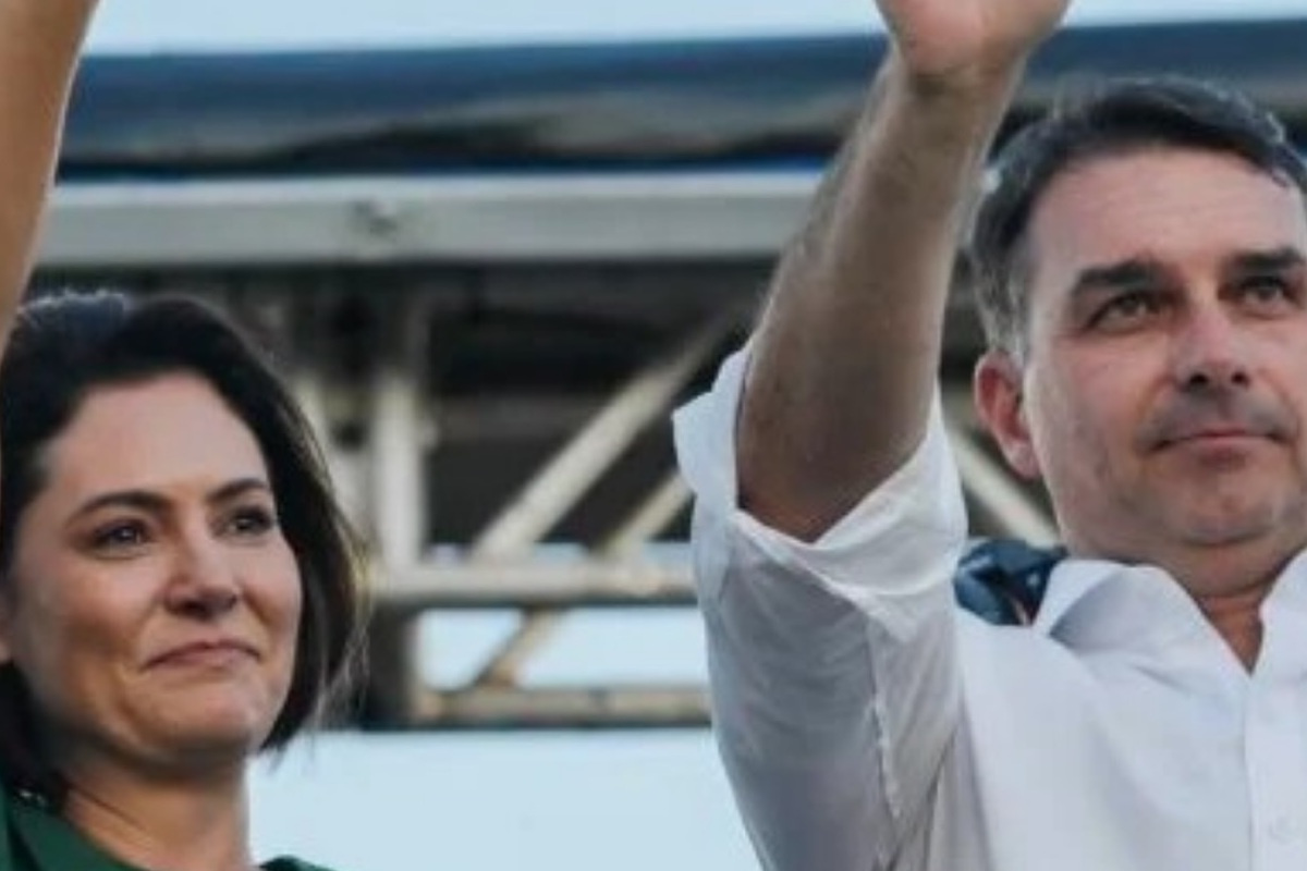 Michelle Bolsonaro e os filhos do ex-presidente: relembre crises, disputas e reconciliações na família