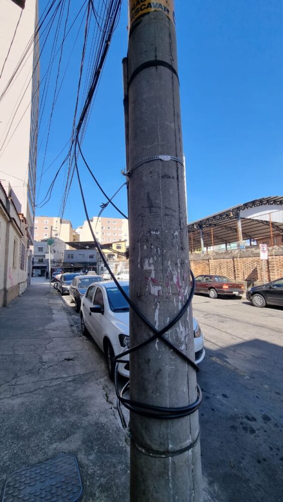 Fios soltos próximos à escola chamam atenção em São Mateus 6 WhatsApp Image 2026 07 27 at 13.45.01