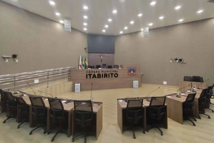 Lei de cidade mineira que prevê vagas de estacionamento para religiosos é suspensa 1 Lei de cidade mineira que prevê vagas de estacionamento para religiosos é suspensa
