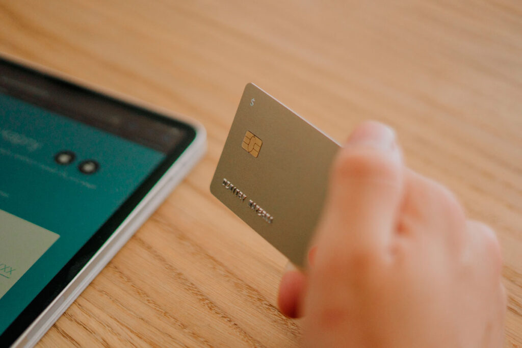 Três em cada dez brasileiros usam cartão de crédito para despesas do dia a dia 1 cartao de credito foto pexels