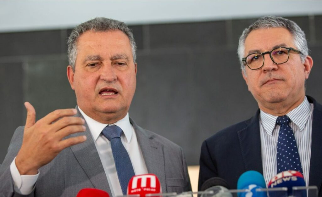 Bombeiro eleitoral 1 costa e padilha
