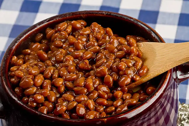 Salgou o feijão? O ingrediente secreto que você tem na geladeira e limpa o excesso de sal em minutos