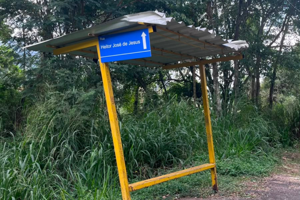 Ponto de ônibus no Graminha apresenta problemas de manutenção 2 fotos 17