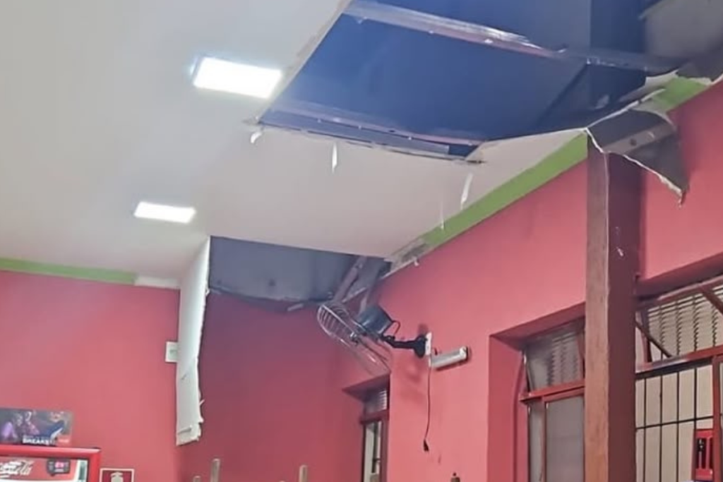 Restaurante é invadido e tem objetos furtados na Avenida dos Andradas 1 fotos 2026 07 13T115648.313