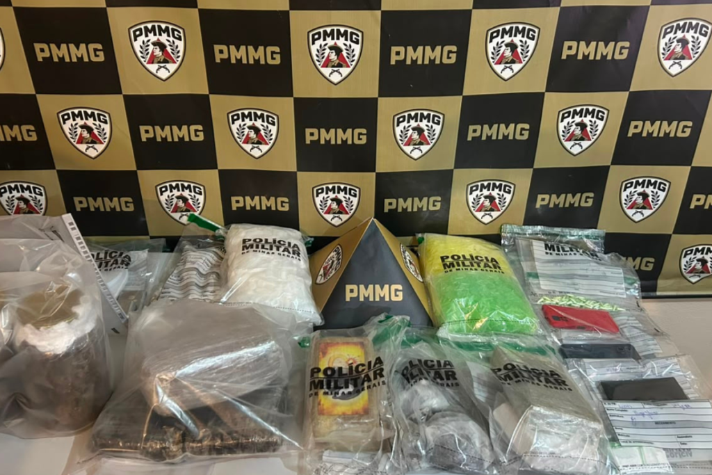 Dupla é presa com cocaína, crack e skunk durante operação em Santos Dumont 1 fotos 2026 07 21T075438.714