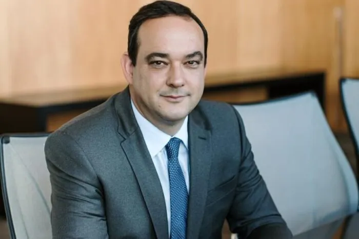 PL vai de chapa pura e escolhe Flávio Roscoe como candidato ao governo de Minas