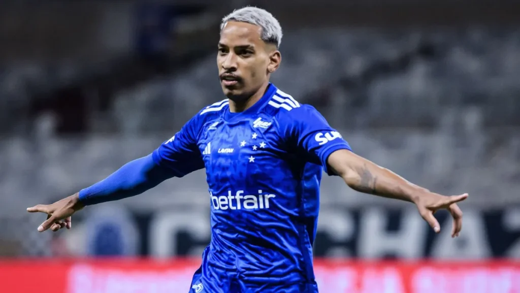 Transferência é confirmada e Matheus Pereira passa por despedida no Cruzeiro