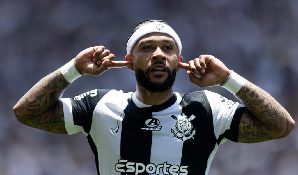 Corinthians faz única exigência para renovar com Memphis Depay