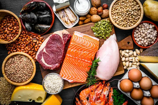 Especialistas revelam o melhor jeito de consumir proteína após os 50 anos