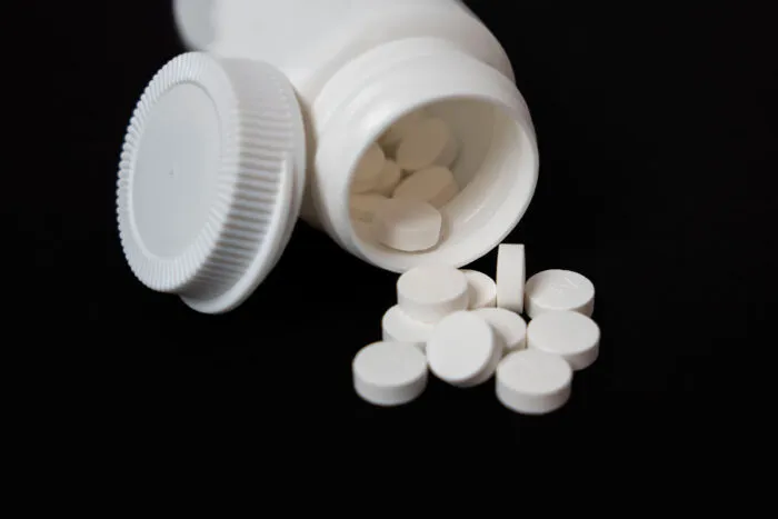 Quais são os riscos de usar relaxante muscular sem prescrição?