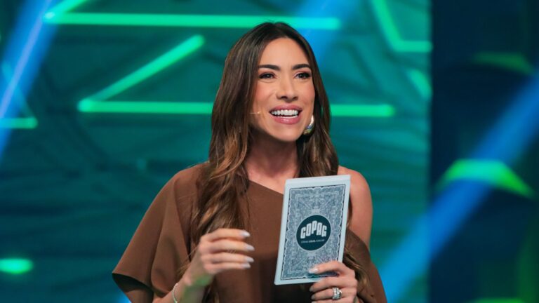 Questão de química viraliza após eliminar universitários no Show do Milhão