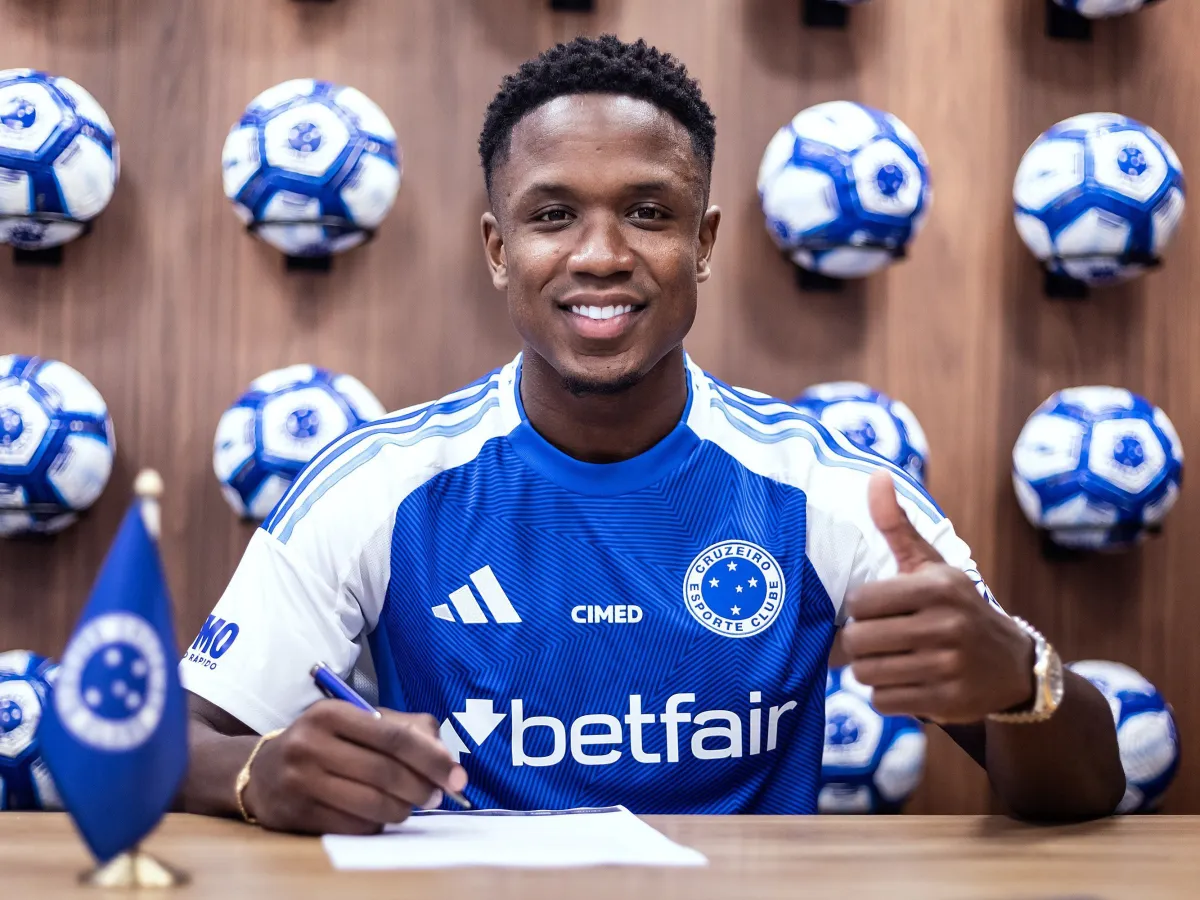 Cruzeiro confirma informação e Sinisterra faz as malas para deixar o Brasil
