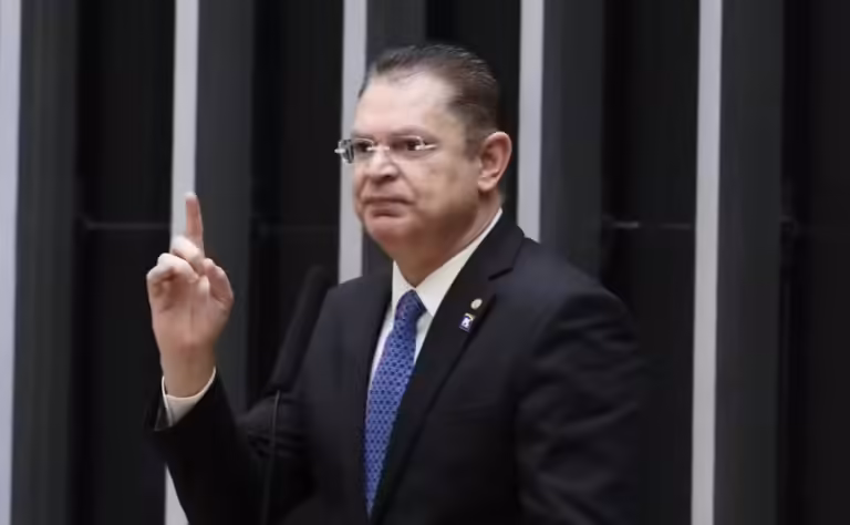 Polícia Federal aperta cerco contra pessoas ligadas a Sóstenes Cavalcante
