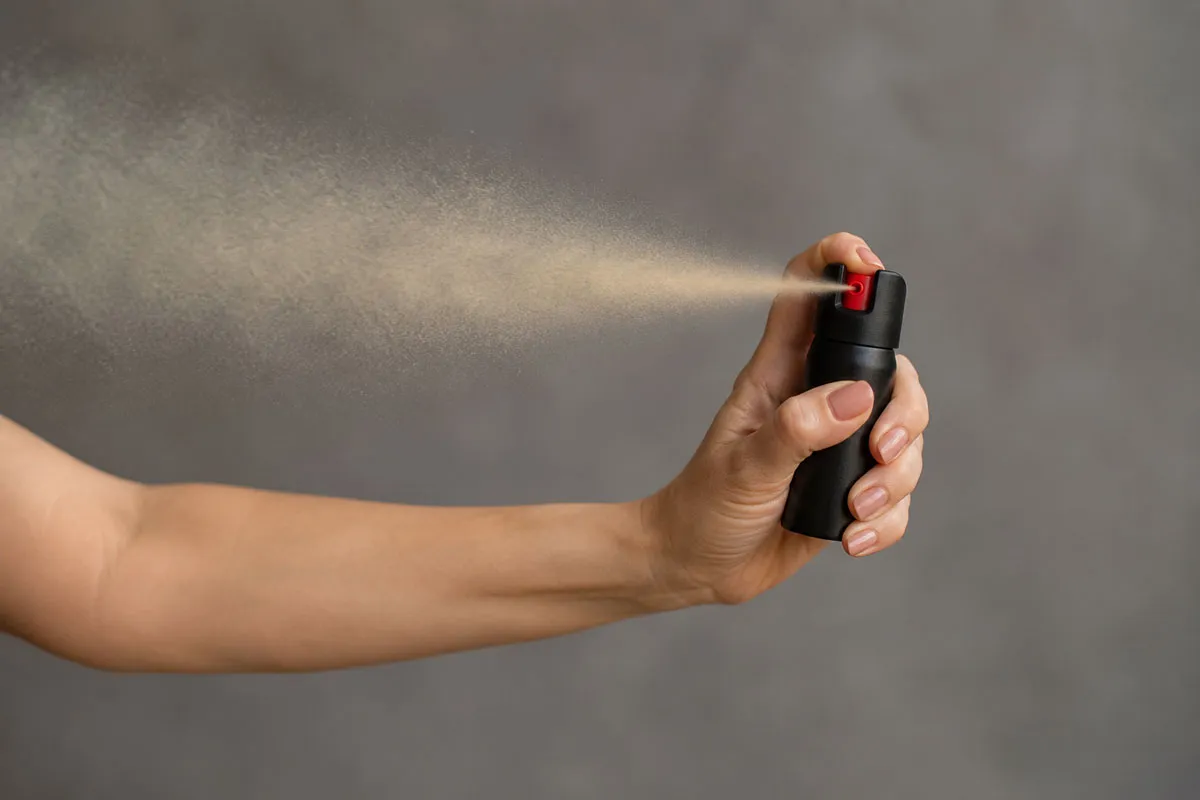 Lei autoriza venda de spray de pimenta para mulheres; veja as regras
