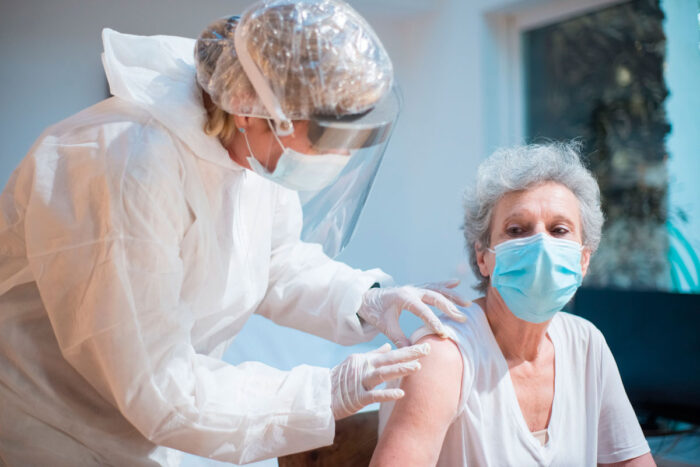 Saiba quais vacinas são recomendadas para pessoas com mais de 60 anos