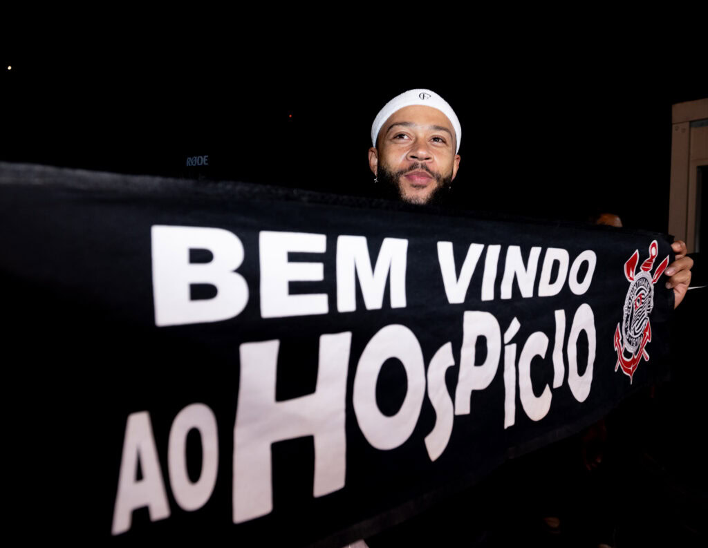 Memphis Depay toma decisão definitiva e futuro é confirmado