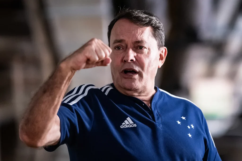 Pedrinho mira contratação de atacante da Seleção e Cruzeiro pode fechar grande reforço