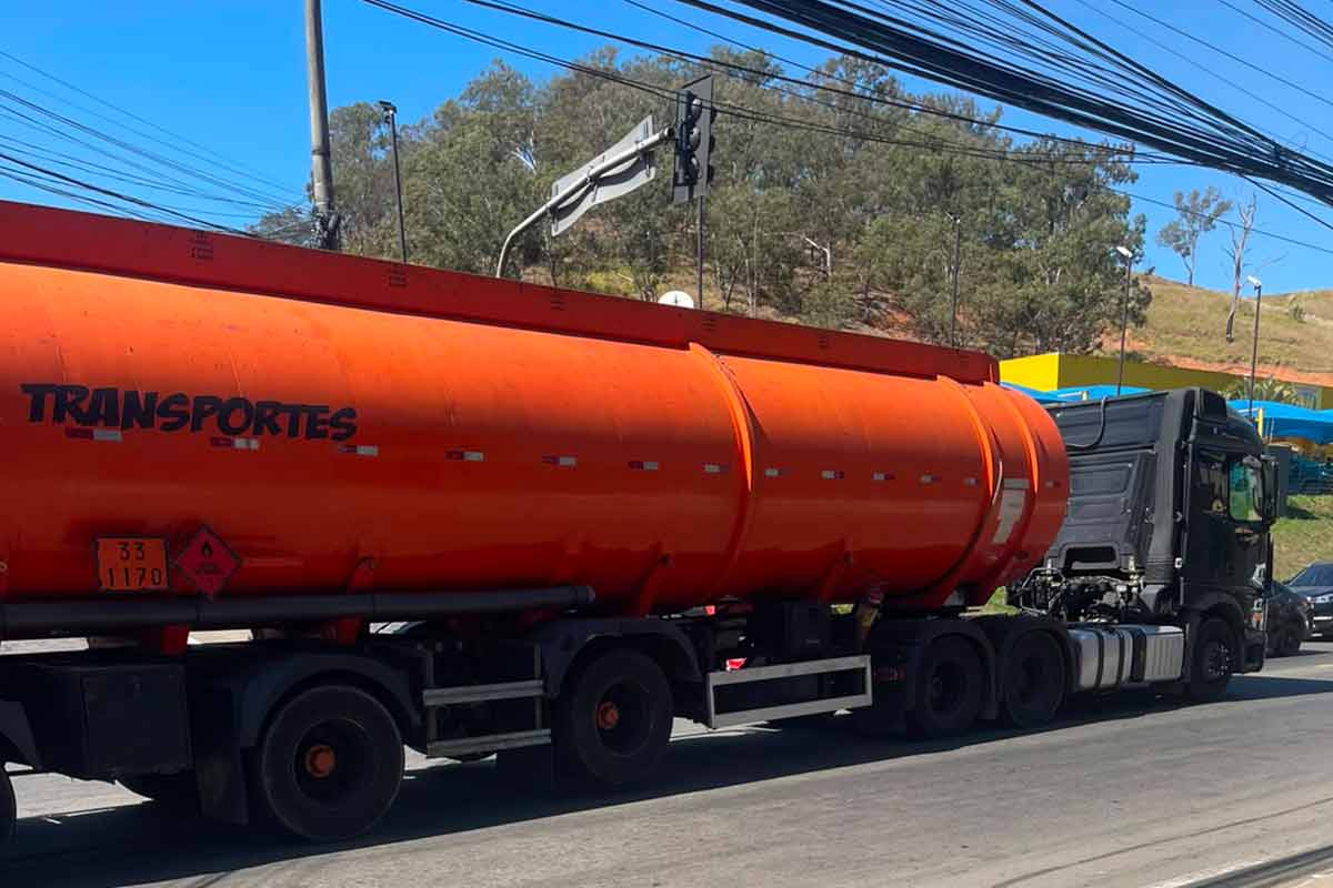 Pedestre fica gravemente ferido após atropelamento na Rua Paracatu