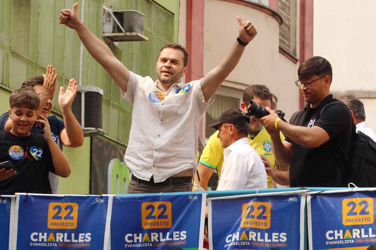 Charlles Evangelista é confirmado como vice de Flávio Roscoe na disputa pelo Governo de Minas