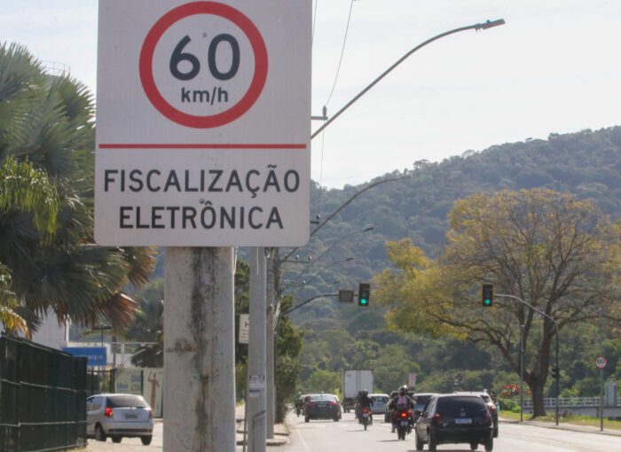 Radares aplicam mais de 75 mil multas em Juiz de Fora em seis meses 1 RADAR AV. BRASIL FELPE COURI 5.jpg