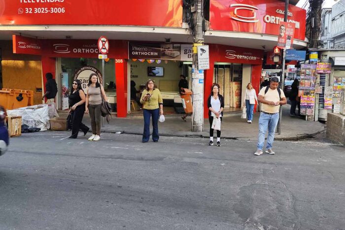 Cruzamento no Centro está sem faixa de pedestres 1 Vida Urbana Contribuicao da leitora