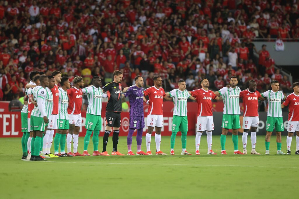 Quem é o artilheiro de R$ 100 milhões que veio jogar no Brasileirão?