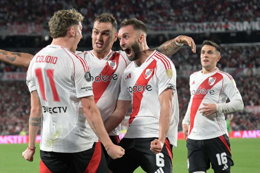Craque argentino quebra o silêncio e admite desejo de vestir a camisa do Vasco
