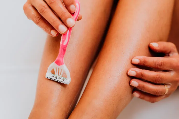 ‘Taxa Rosa’: projeto de lei reacende debate sobre diferença de preços por gênero
