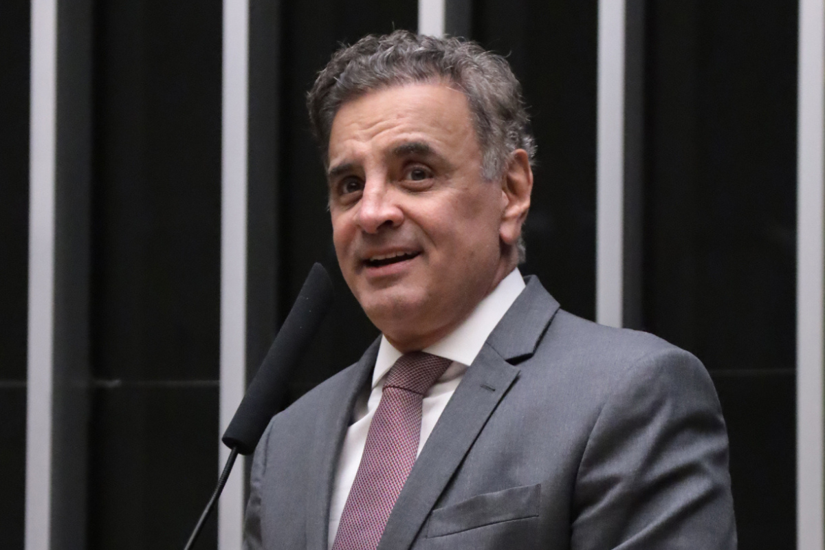 Aécio Neves anuncia que não disputará as eleições de 2026