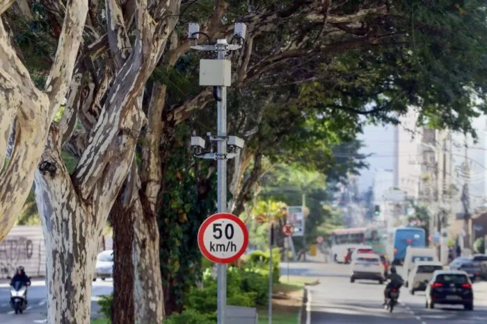 Radares aplicam mais de 75 mil multas em Juiz de Fora em seis meses