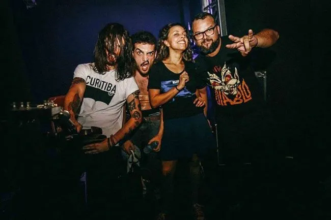 camarones orquestra guitarristica se apresenta pela segunda vez na cidade