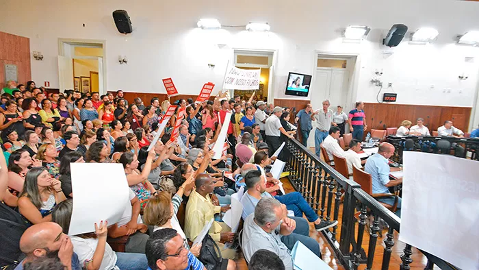 Em sessão tumultuada, Câmara aprova Plano Municipal de Educação 1 Foto: Marcelo Ribeiro