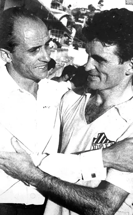 Família alvinegra, sim senhor! 4 Ídolo carijó, Geraldo Magela (à esquerda) foi técnico de Moacyr Toledo na década de 1960 (Foto: Acervo Família)