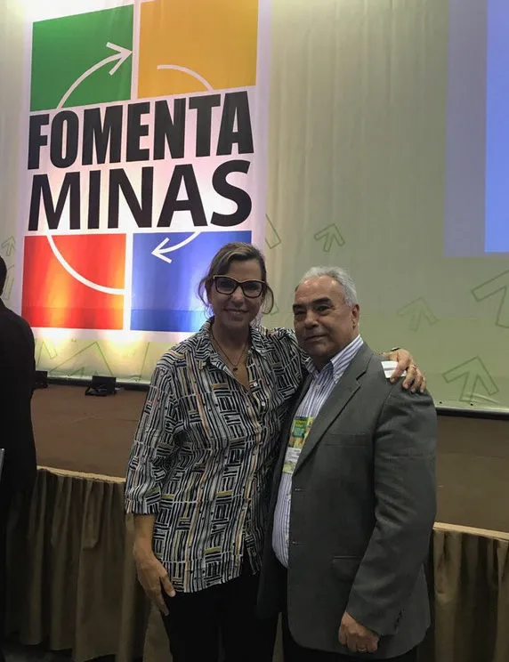 A 'chef' Juliana Araújo brindou um ano de seu espaço gastronômico 2 Salette Lemos e o secretário de Desenvolvimento Econômico João Matos, no Gran Victory