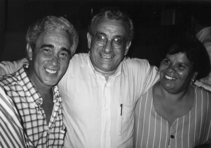 A beleza radiante de Larissa Chehuen 4 Miltinho Brito com Tarcísio e Isa Delgado em 1997