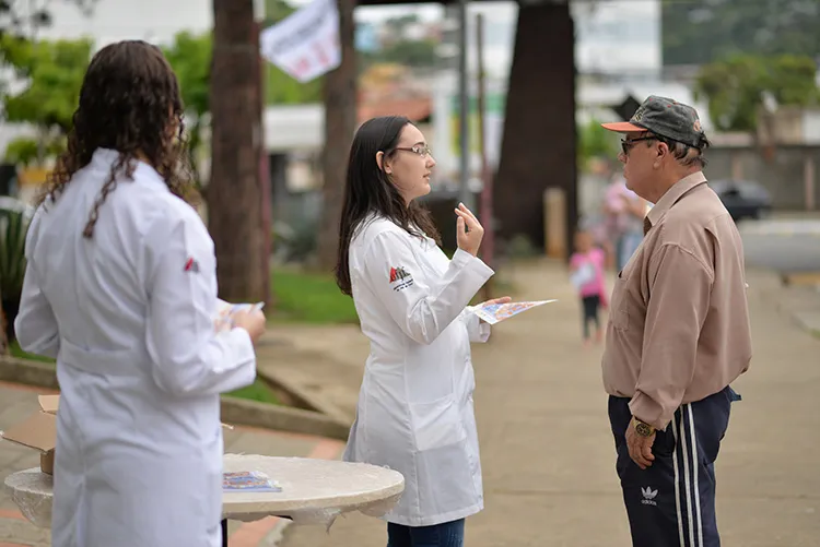 Ação na UFJF conscientiza população sobre uso do protetor solar 1 Cancer de Pele 1 Twin Alvarenga UFJF