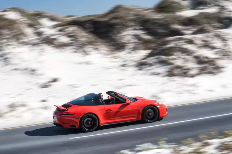 ap261217 04
